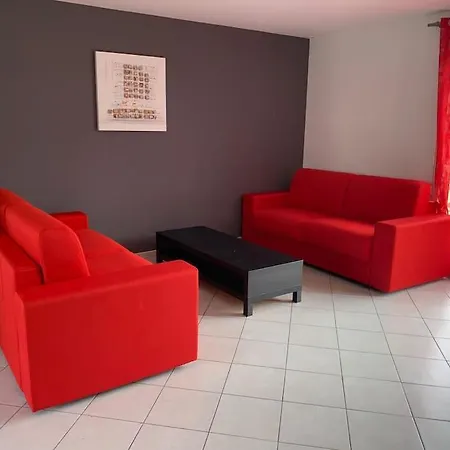 Aparthotel La Les Grands Vignobles 3*