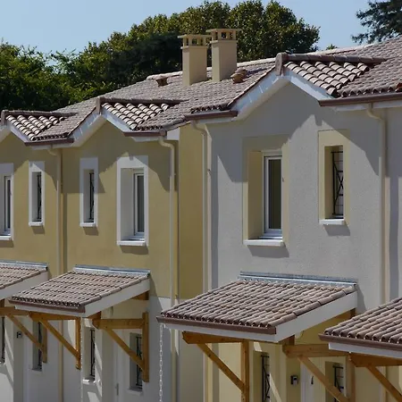 La Les Grands Vignobles 3* Libourne