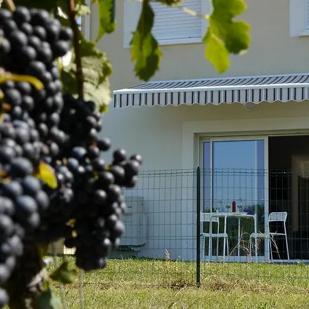 Apartmanhotel La Les Grands Vignobles 3*