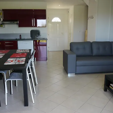 Apartmanhotel La Les Grands Vignobles 3*