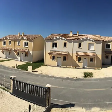 La Les Grands Vignobles Aparthotel Libourne