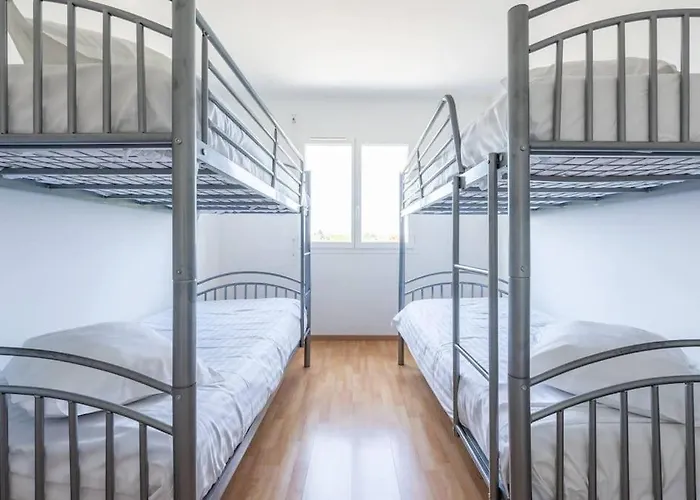 La Les Grands Vignobles شقة فندقية ليبورن