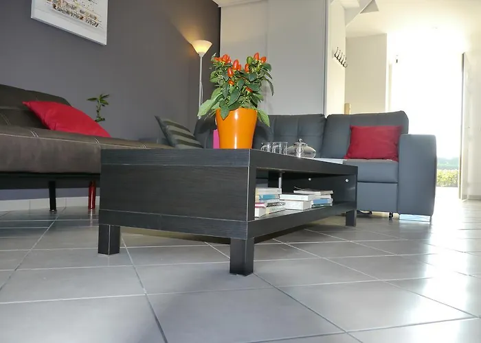 La Les Grands Vignobles 3* ليبورن