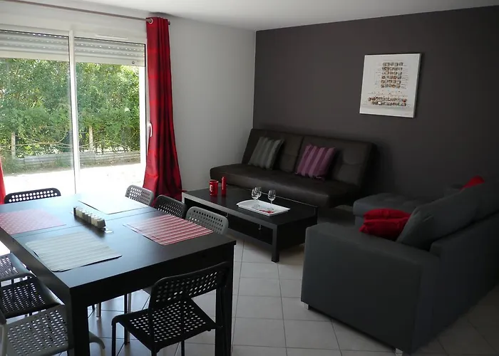 La Les Grands Vignobles 3* Libourne