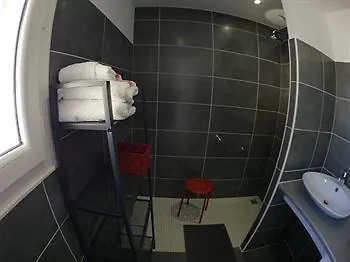 La Les Grands Vignobles شقة فندقية ليبورن